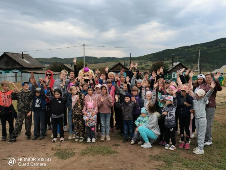 Вот  здесь сколько энтузиастов! И это еще не все в сборе!