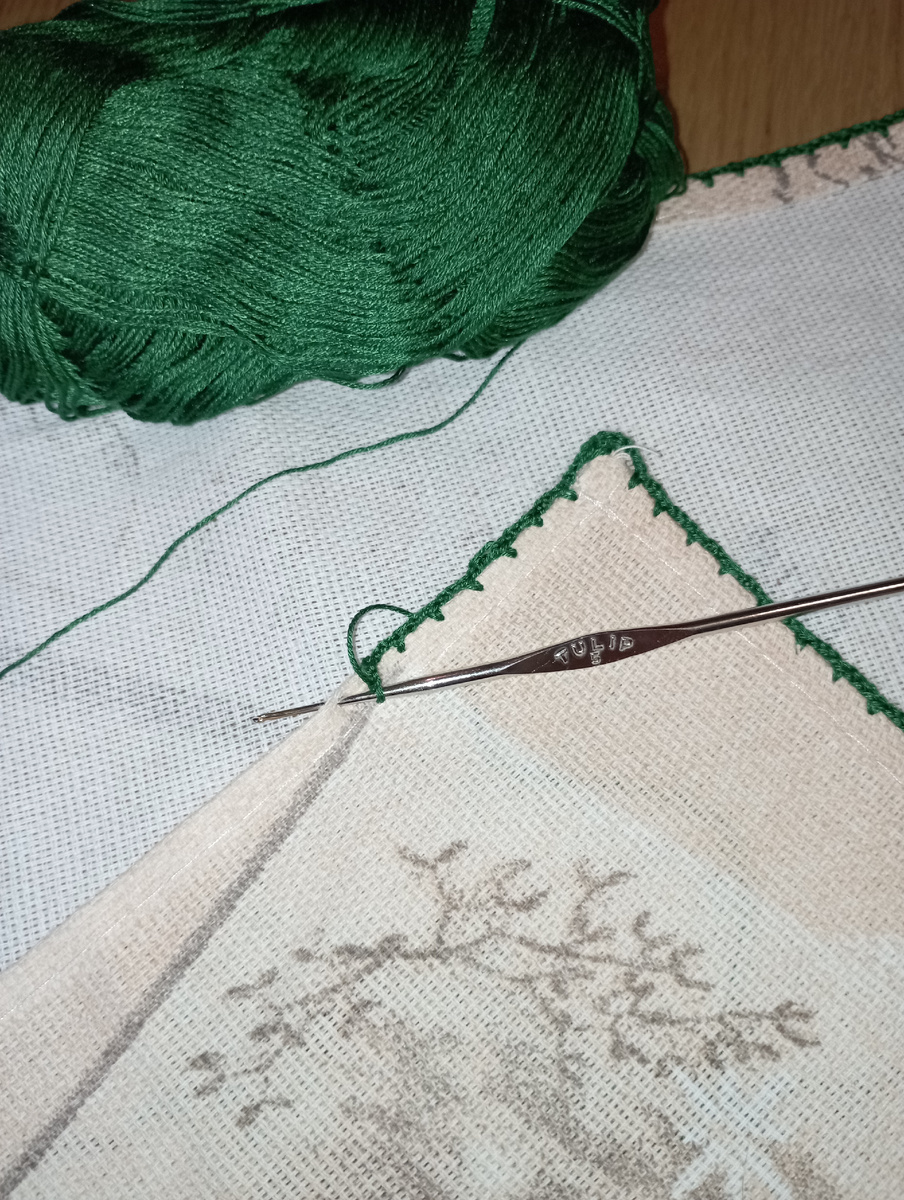 Рис. 1     1 ряд каймы вяжется одинаково для всех трёх вариантов: 1 ст. без накида, 3 возд. петли повторять необходимое количество раз по всему периметру полотенца. 