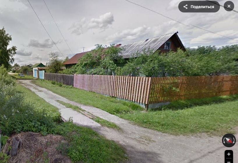 вид на дом с угла. Моя крыша серая