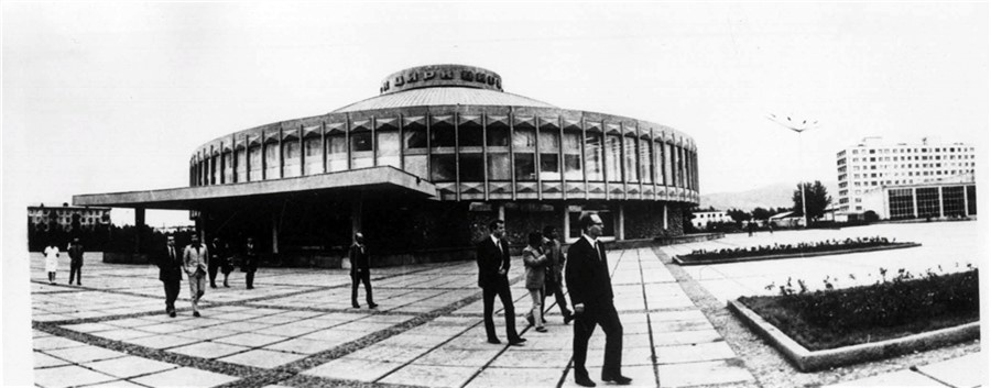 Новое здание цирка начали строить в Красноярске в 1969 году. Автором проекта стал архитектор Виталий Орехов. Открылся он в декабре 1971 года
Фото: Архивы Красноярского края