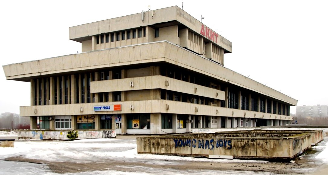 КЦ АВТОГРАД, Тольятти, вид с ул. Революционной