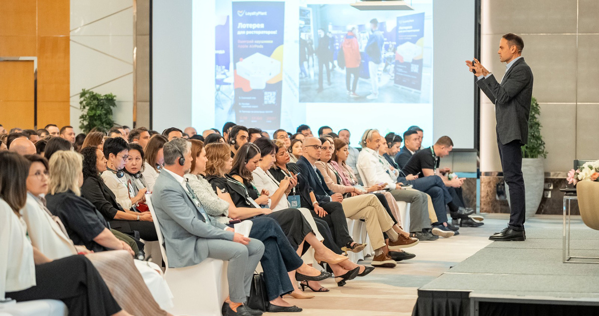 Николай Карасев проводит семинар