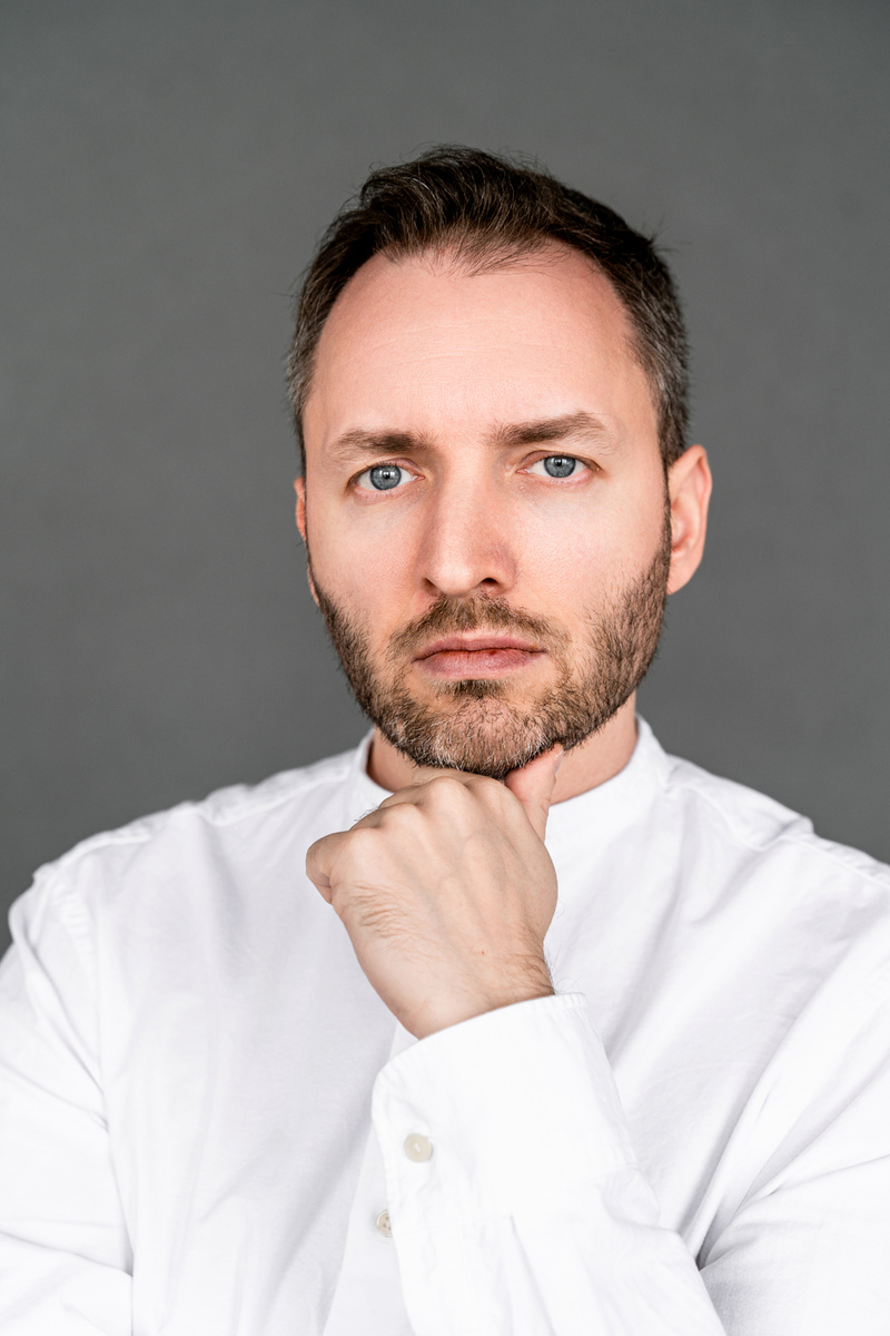 Соцсети с Артемом Сенаторовым 