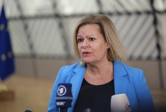    Нэнси Фазер