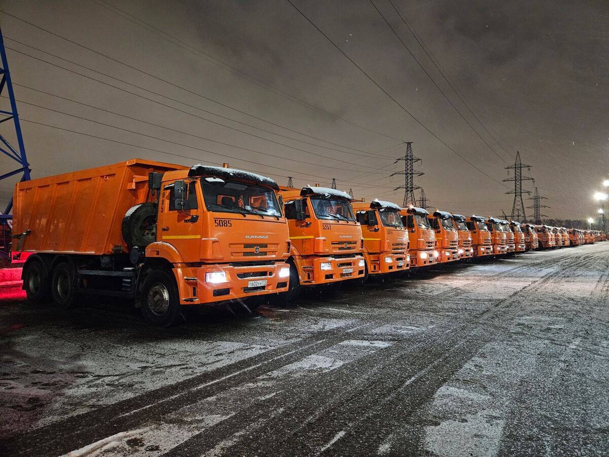    Сегодня в Курск из Москвы прибыло 75 единиц дорожной и уборочной техники