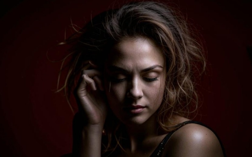 Любой приворот оставляет негативный след – как на том, кого приворожили, так и на остальных участниках действия. Фото: fusionbrain.ai