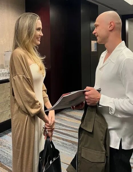    Анджелина Джоли и Юрий Борисов на фестивале в Торонто, фото: соцсети