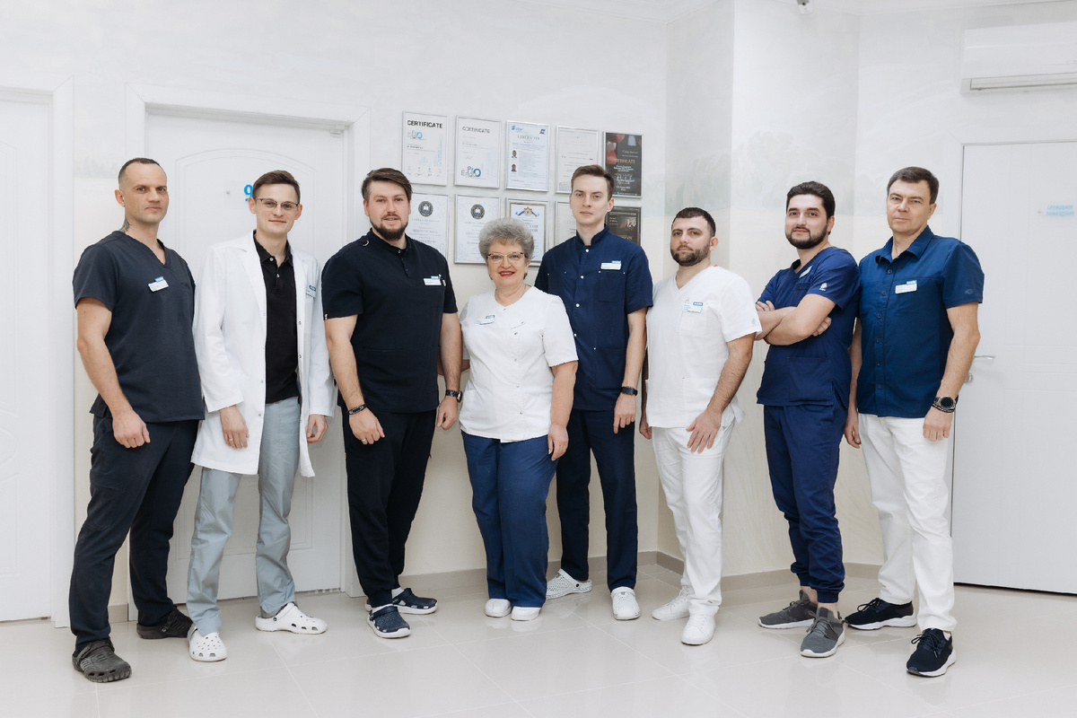 Команда докторов ПРАЙМ выполняет все виды имплантации.