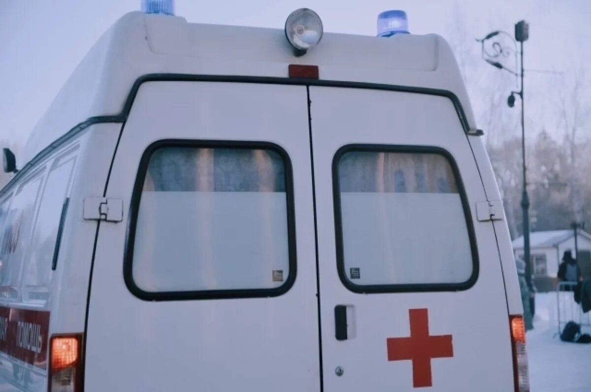    Девушка оставалась рядом с пострадавшим до приезда скорой помощи.