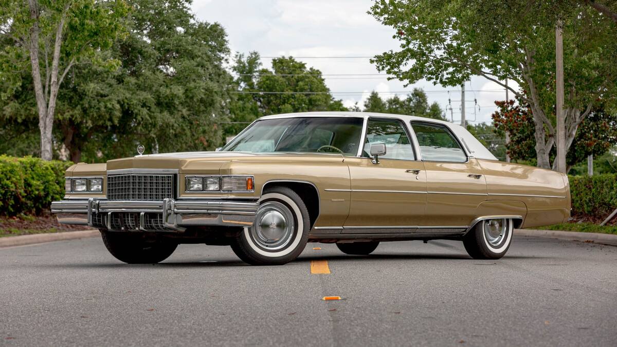 Cadillac Fleetwood Brougham 1976