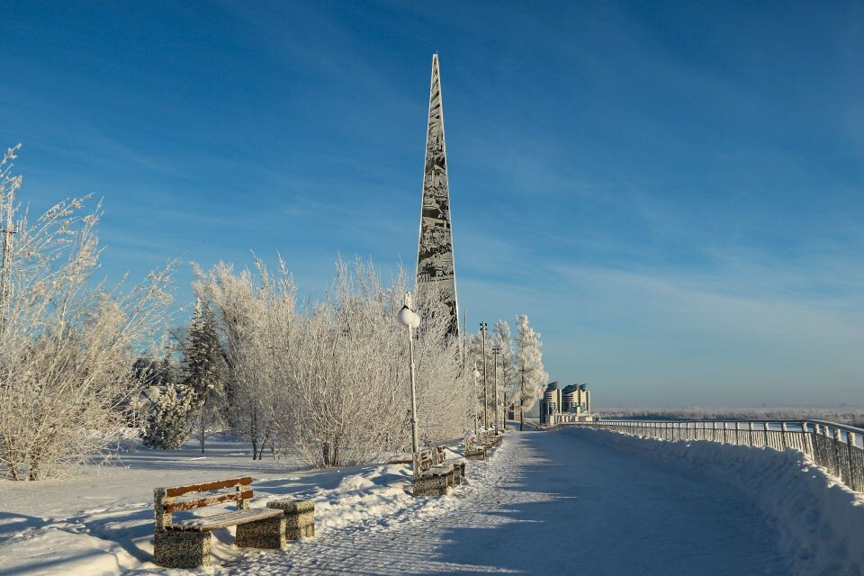    Стела "Город трудовой доблести" в Барнауле. Источник: Виталий Барабаш