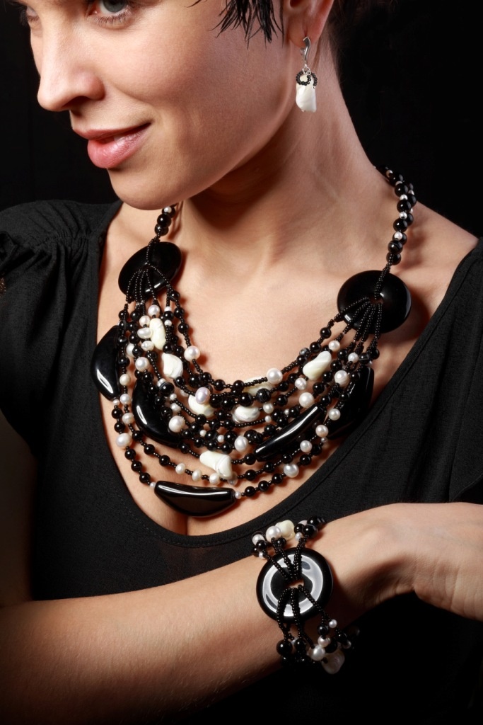 Онлайн-школа звездного дизайнера украшений Олеси Засимовой – это уникальное пространство для тех, кто мечтает научиться создавать уникальные украшения своими руками. В этой школе вы сможете освоить искусство работы с натуральными и искусственными камнями, превращая их в настоящие произведения искусства.

Олеся Засимова – известный дизайнер, чьи работы украшают коллекции многих знаменитостей. Она делится своим опытом и знаниями, помогая ученикам раскрыть свой творческий потенциал и создать собственные шедевры. Программа школы включает в себя теоретические занятия, практические мастер-классы и индивидуальные консультации.

На занятиях вы узнаете о различных техниках создания украшений, таких как плетение, сборка, пайка и многое другое. Вы научитесь правильно подбирать материалы, работать с инструментами и создавать оригинальные дизайны. Все уроки проходят в удобной онлайн-форме, что позволяет вам учиться в любое удобное время и месте.

После окончания курса вы получите сертификат, подтверждающий ваши навыки и знания. Это отличный старт для начала карьеры в мире дизайна украшений или просто возможность радовать себя и своих близких уникальными аксессуарами.

Присоединяйтесь к онлайн-школе Олеси Засимовой и откройте для себя мир красоты и творчества!     https://ihclick.ru/?p=318953&o=323840&idp=265785