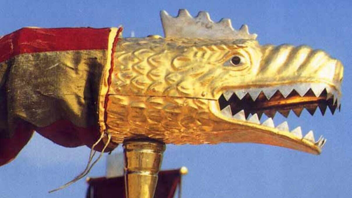 Дракон в небе.