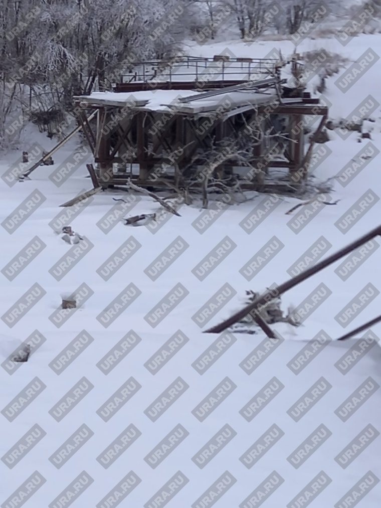 Так выглядит мост в селе Утятское. Фото: читатель URA.RU