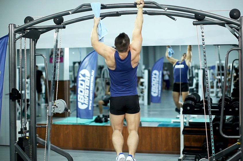 Использование полотенца вместо резины может сделать нагрузку равномерной