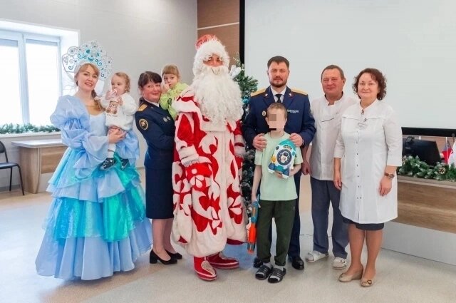    Теперь у Кирилла есть большая семья из сотрудников следственного комитета. Фото: Следственный комитет по Кемеровской области