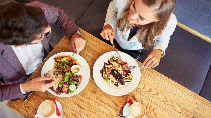 Горячий спор о «тарелочницах» разгорелся после публикации, в которой девушки рассказали, что хотели бы получить в подарок