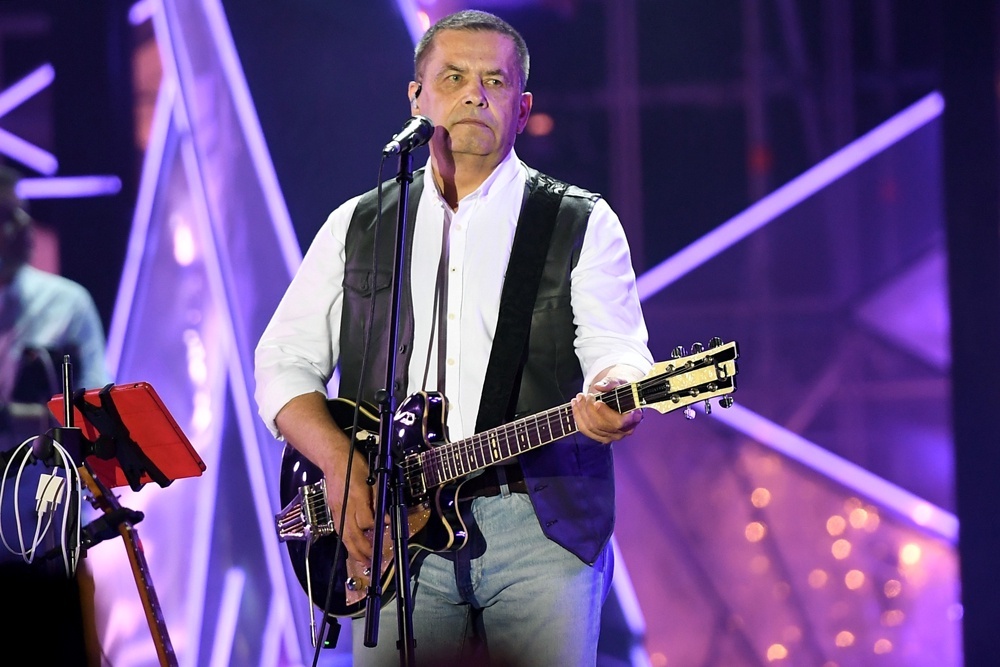 Бессменный солист группы Николай Расторгуев в большом юбилейном турне представляет новые песни "Любэ". / РИА Новости. Источник: https://rg.ru/2024/02/26/reg-szfo/daj-emu-sil.html