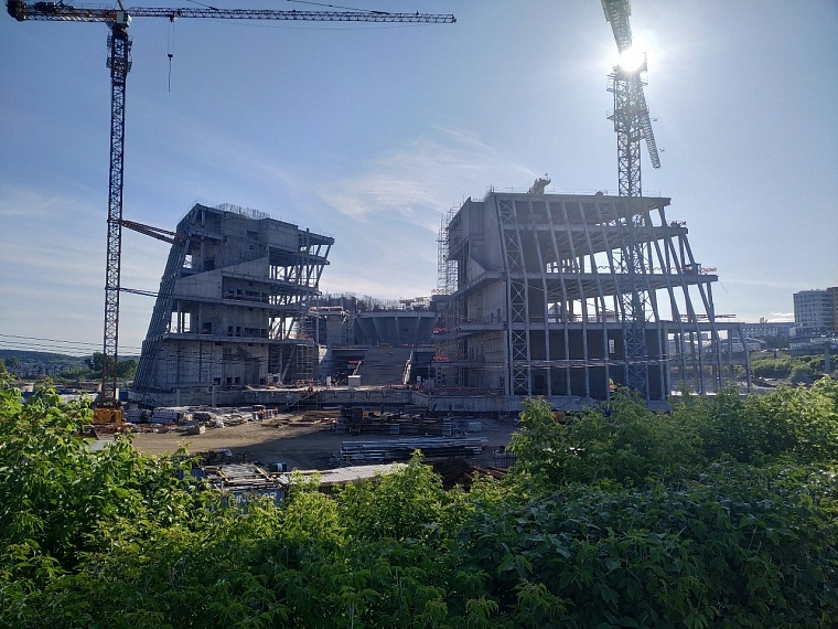 Вот так выглядело строительство театра, когда я приезжал в город