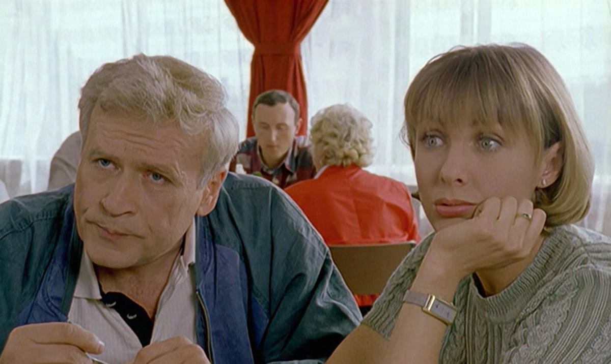 Кадр из сериала "Каменская", 1999 г., режиссер Юрий Мороз, сценаристы Елена Караваешникова, Александр Полозов, Наталья Токарева, композитор Алексей Айги (скриншот)