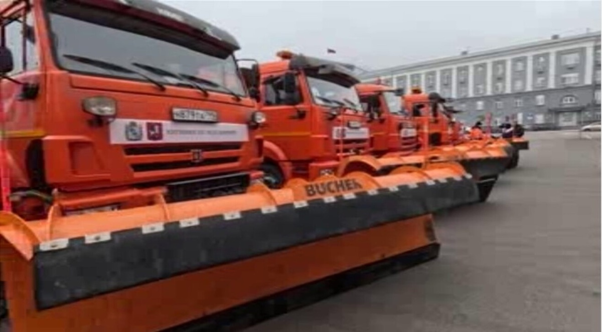    Сегодня в Курск прибыла большая партия спецтехники из столицы