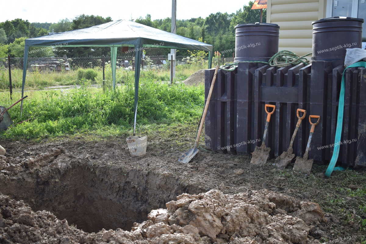 Монтаж септика ТАНК в Калужской области.
