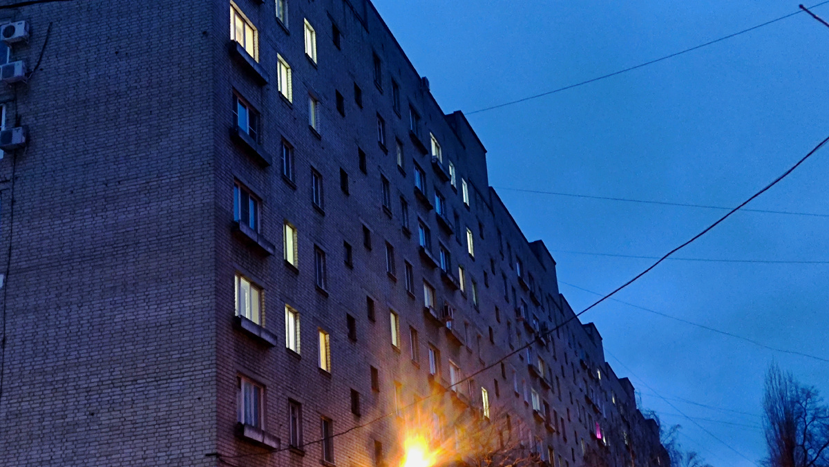 Видите, там из светящихся окон получилась цифра 2??