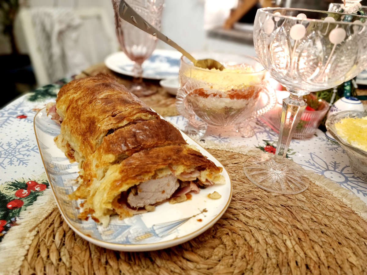 На старый Новый год я сделала две заключительные микро-порции салатов с майонезом - надоели они уже ужасно