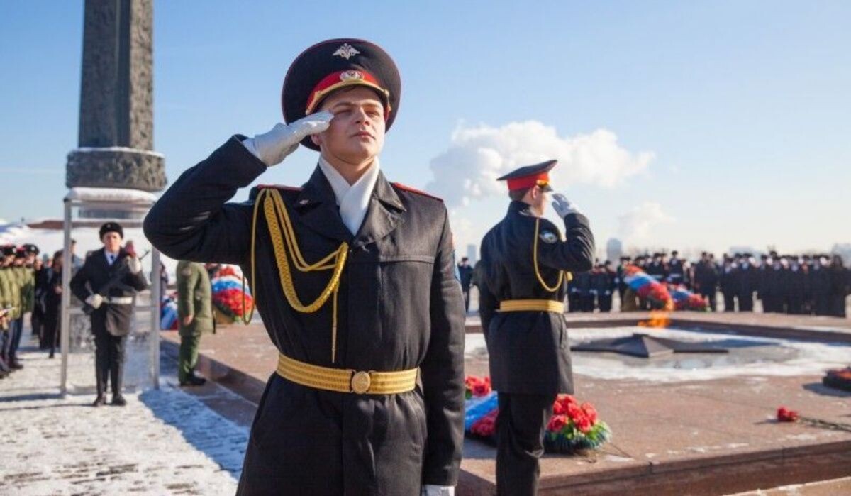     Вахта почетного караула у стен Музея Победы. Источник: victorymuseum.ru Автор фото: Пресс-служба Музея Победы