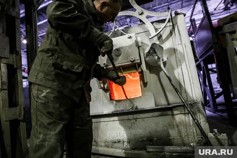 Сумма сделки, заключенной ОАО «СМЗ», превысила 1 млрд рублей. Фото: Александр Мамаев © URA.RU