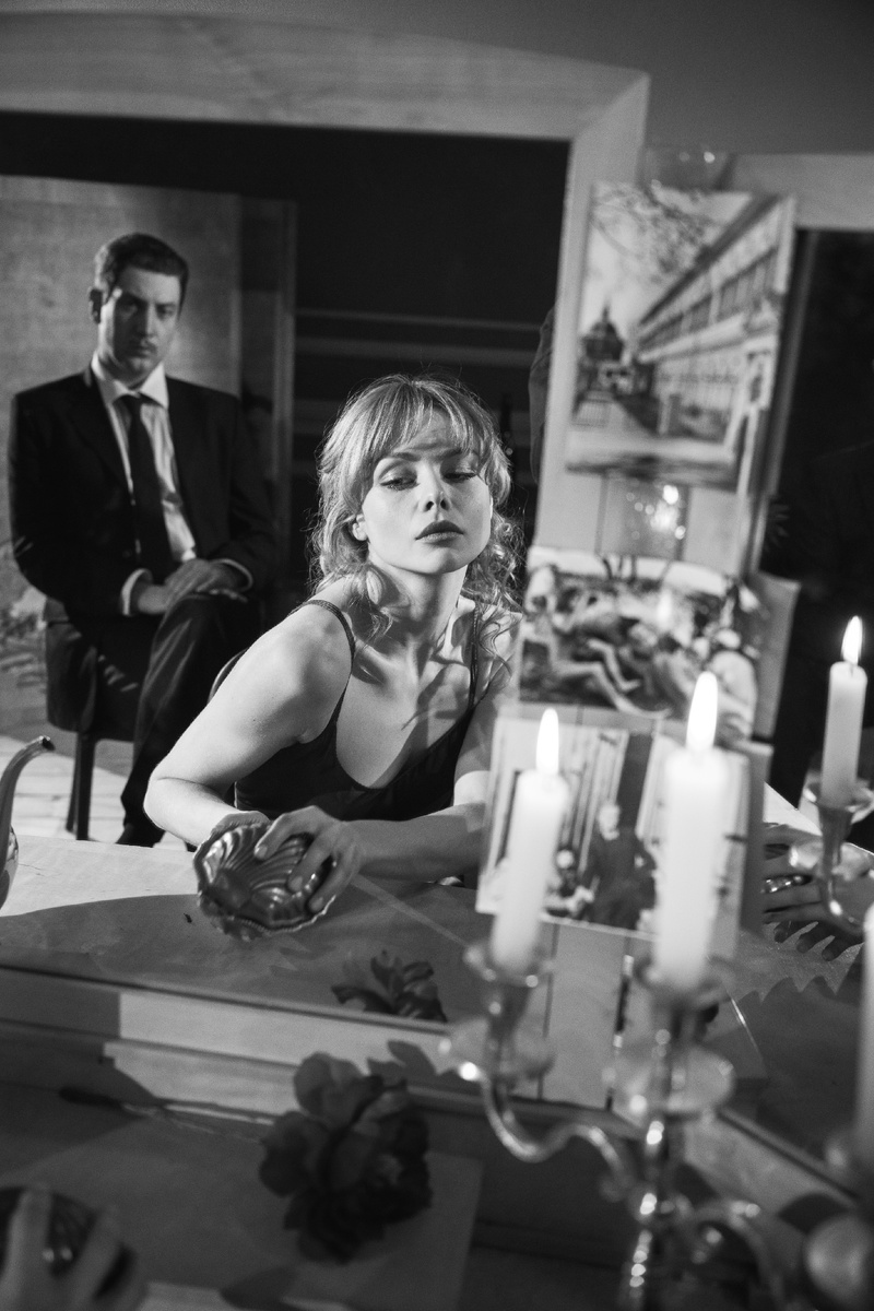 Анастасия Акатова в роли Риты в спектакле "Цилиндр" Театр на Трубной