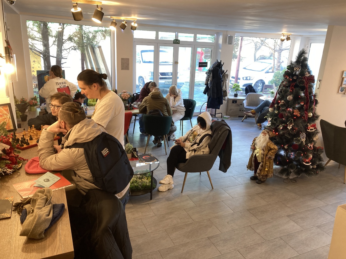 Старт в уютном кафе Мандарин