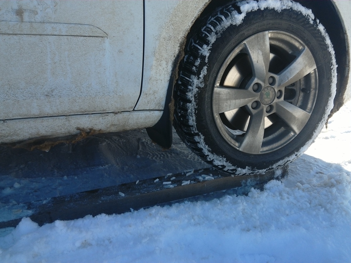 Этой конструкцией пользуюсь давно. Надо будет придумать что-нибудь более технологичное
