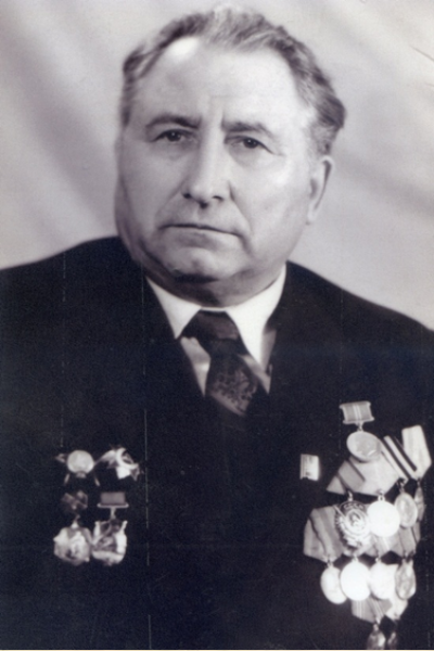 Ветеран Великой Отечественной войны, начальник железнодорожной станции Суровикино в 1959-1985 гг., «Почетный железнодорожник»