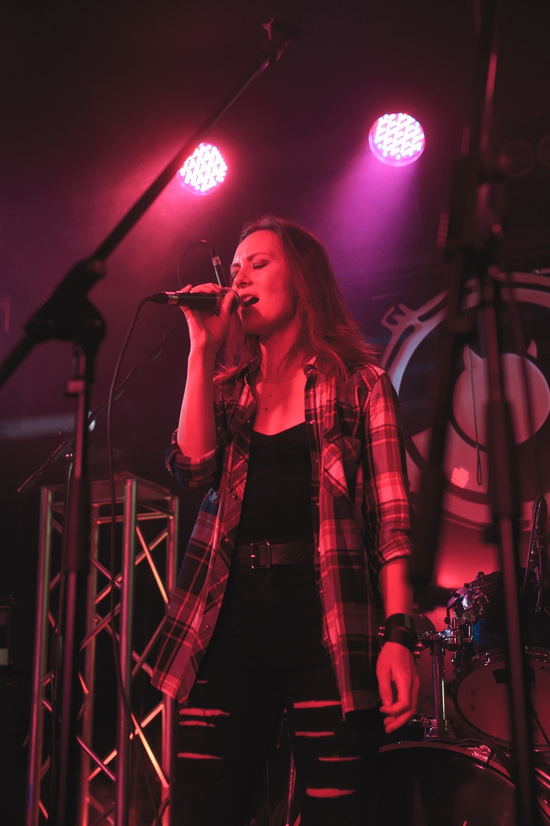 Напоминаю что меня зовут Ольга, я вокалист и автор песен группы Ауровиль 