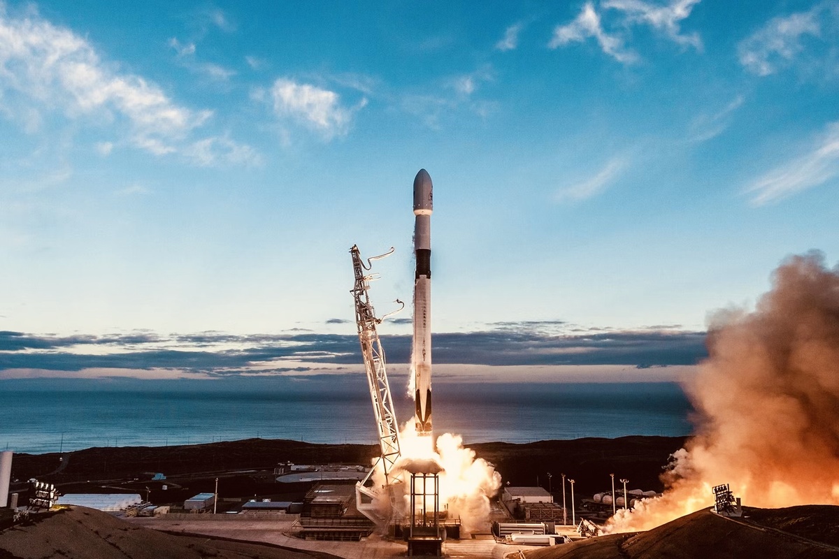 Фото запуска ракеты Falcon 9