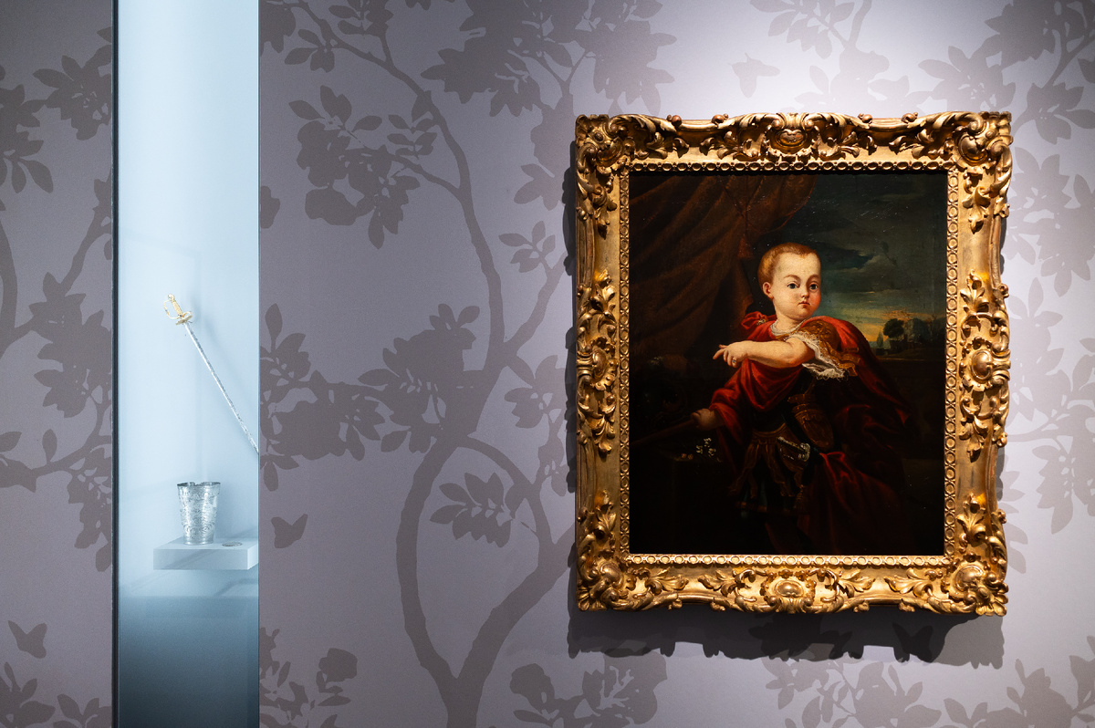 Экспозиция выставки «Наследие Петра Великого и дворцовые перевороты в Российской империи»