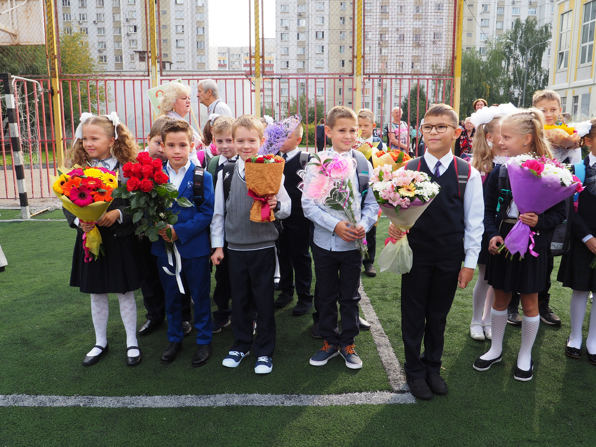 Школьная линейка. 3 сентября 2018 года