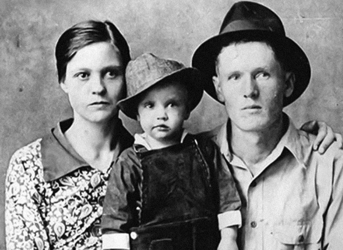 Глэдис и Вернон Пресли, 1937