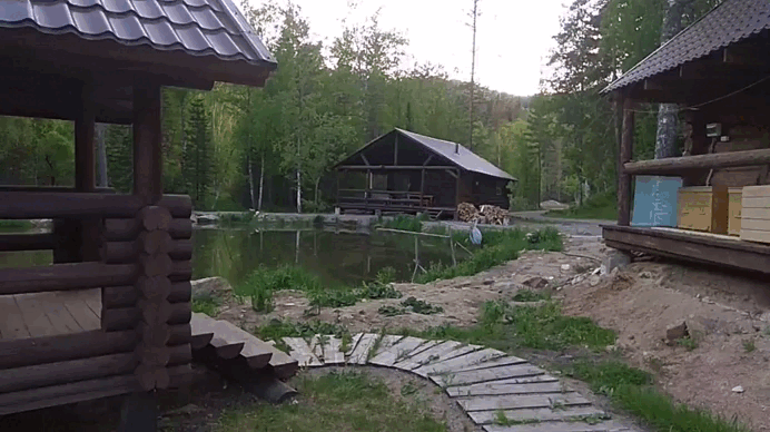 Апидомики, заимка "Лесная сказка".