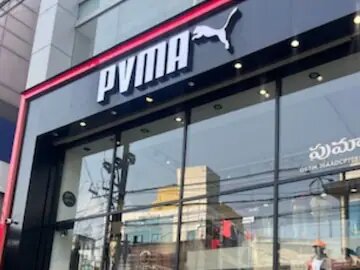 Спортивный бренд временно заменил вывески «Puma» на «PVMA» во многих магазинах.