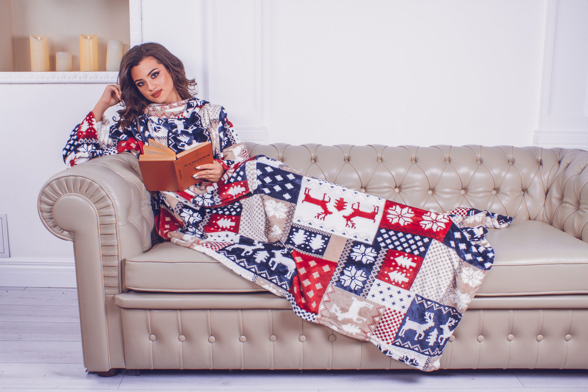    Как плед с рукавами может помочь в борьбе с соседками по комнате