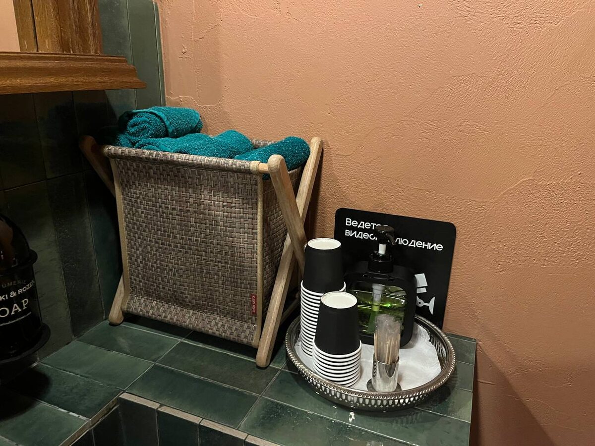 ополаскиватель рта и зубочистки