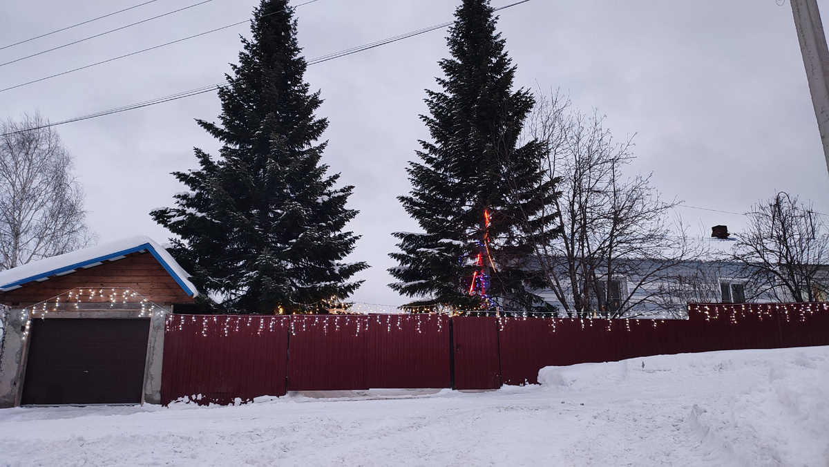 Это украшено в селе, где я живу