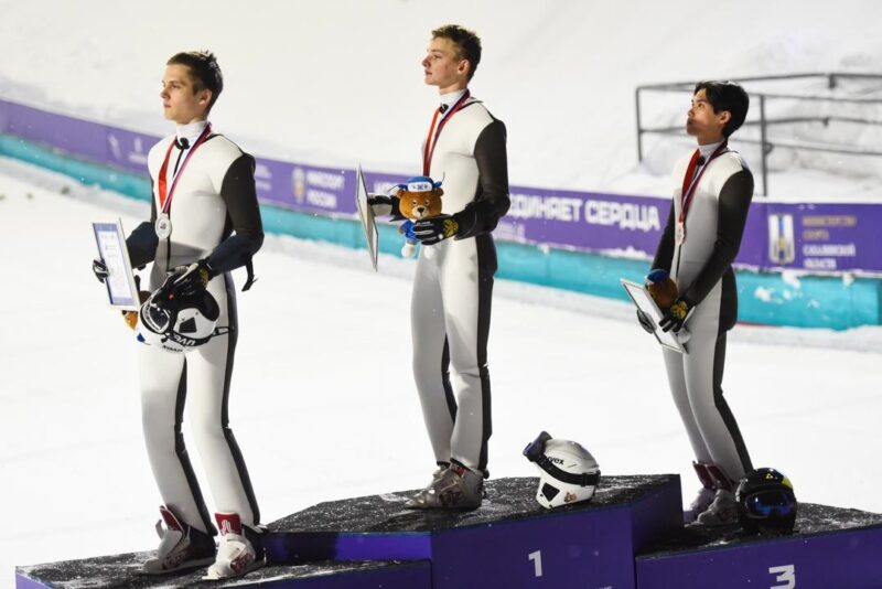 Иван Козлов, Игнатий Мухин, Денис Гон / Фото: Министерство спорта Сахалинской области[/caption]