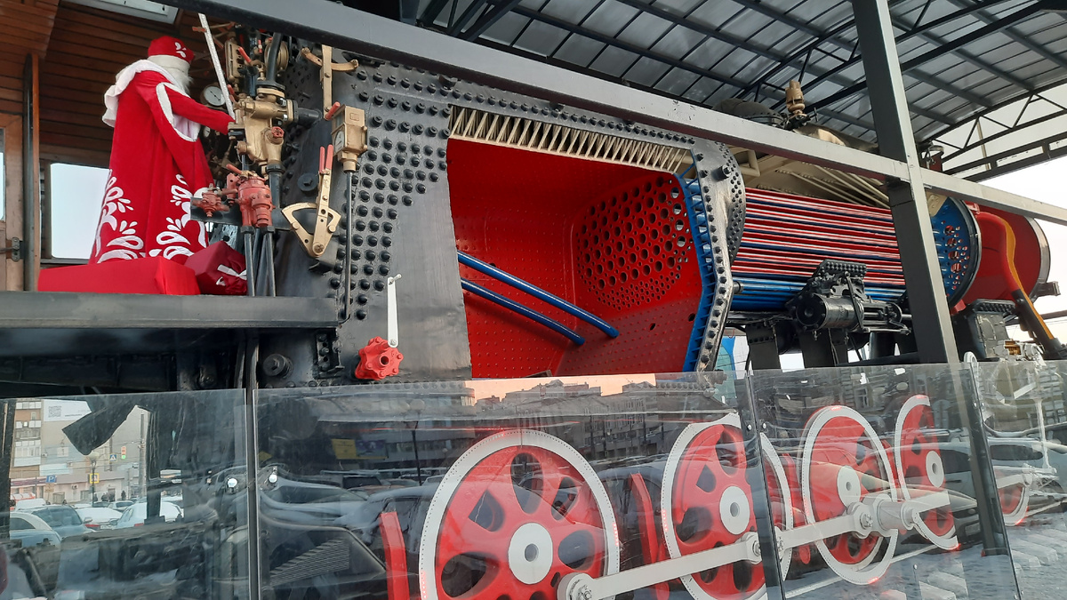 Паровоз с Дедом Морозом, фото автора