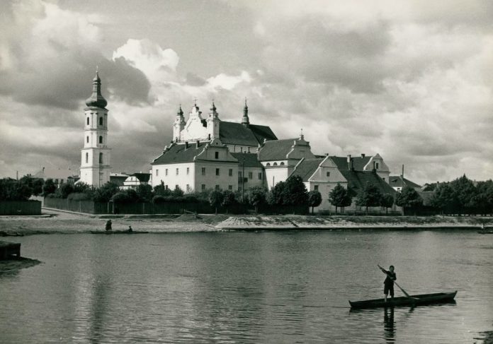 
Столица Полесья Пинск. Межвоенный период. https://planetabelarus.by/publications/kak-menyalis-goroda-belarusi-stolitsa-polesya-pinsk/