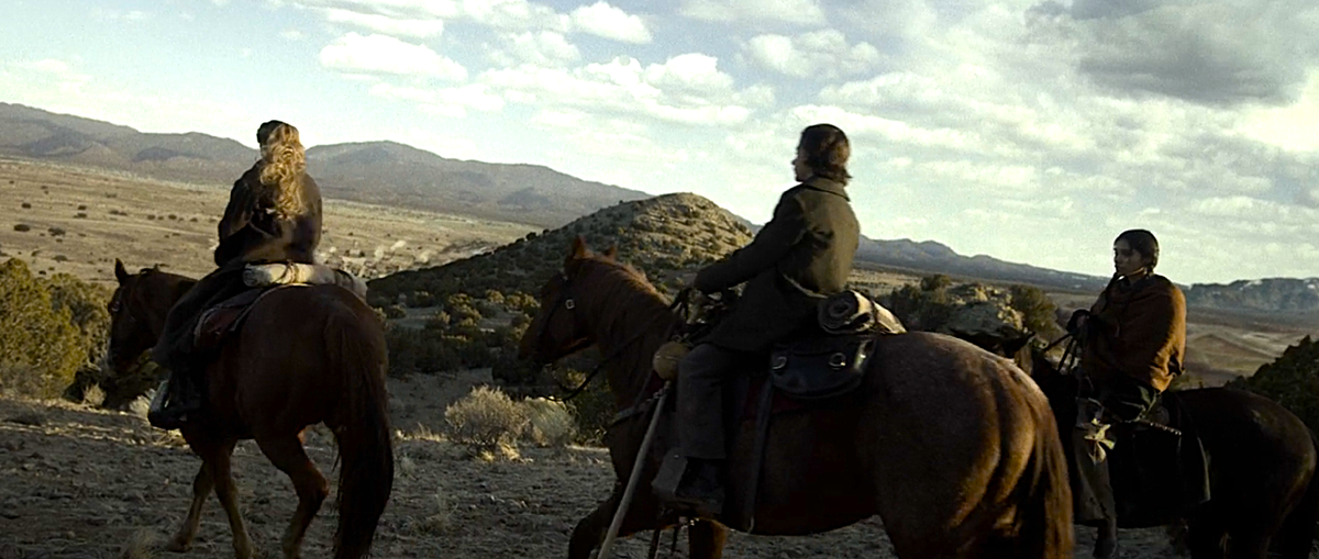 Как думаете, горизонт у плана завален специльано или это операторский промах?