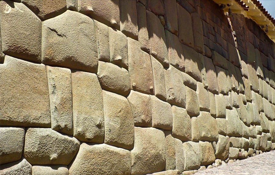 Полигональная кладка. Взято из Яндекс-картинок