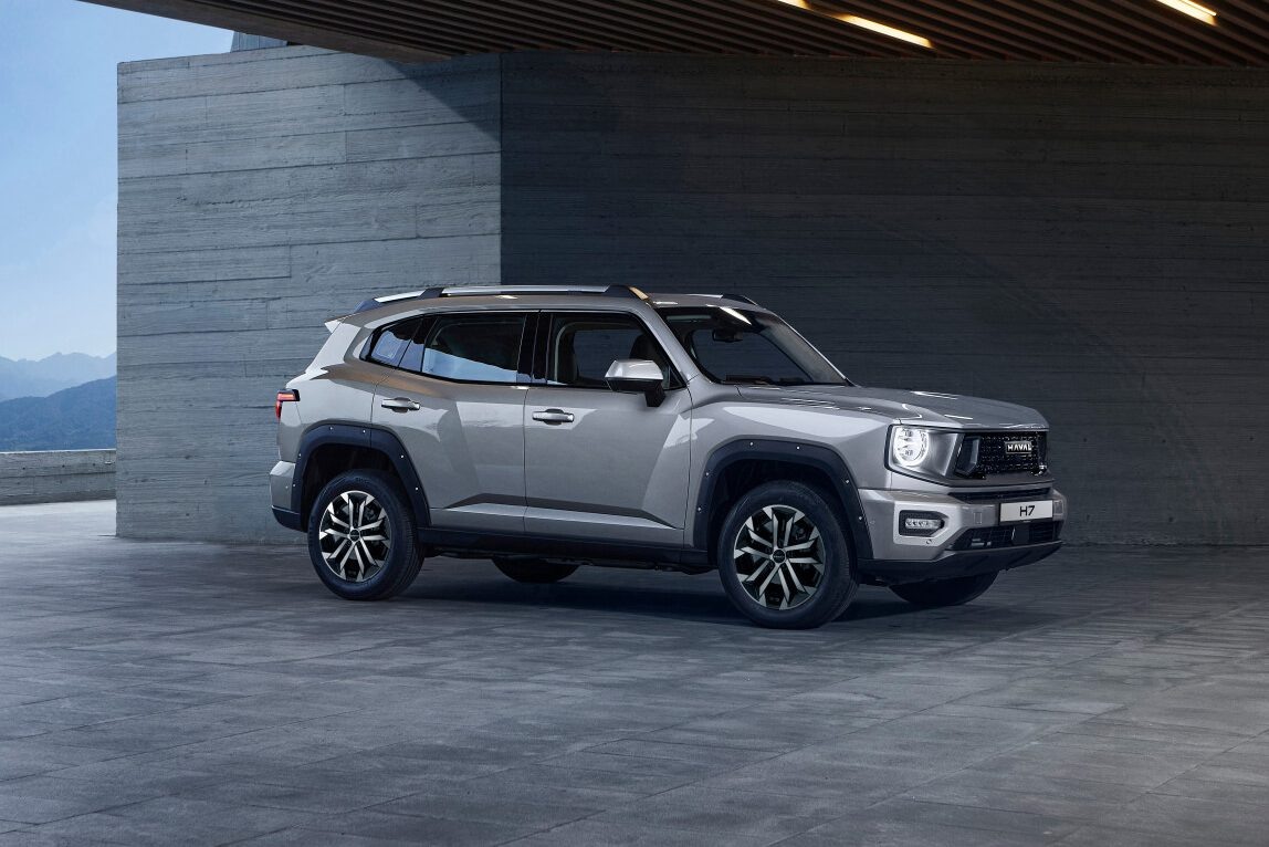 Haval H7 в России: старт продаж намечен на I половину 2025 года. Автомобиль будет предложен в 3 комплектациях на выбор покупателя.